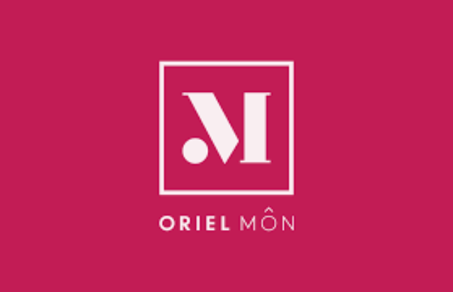 Oriel Mon